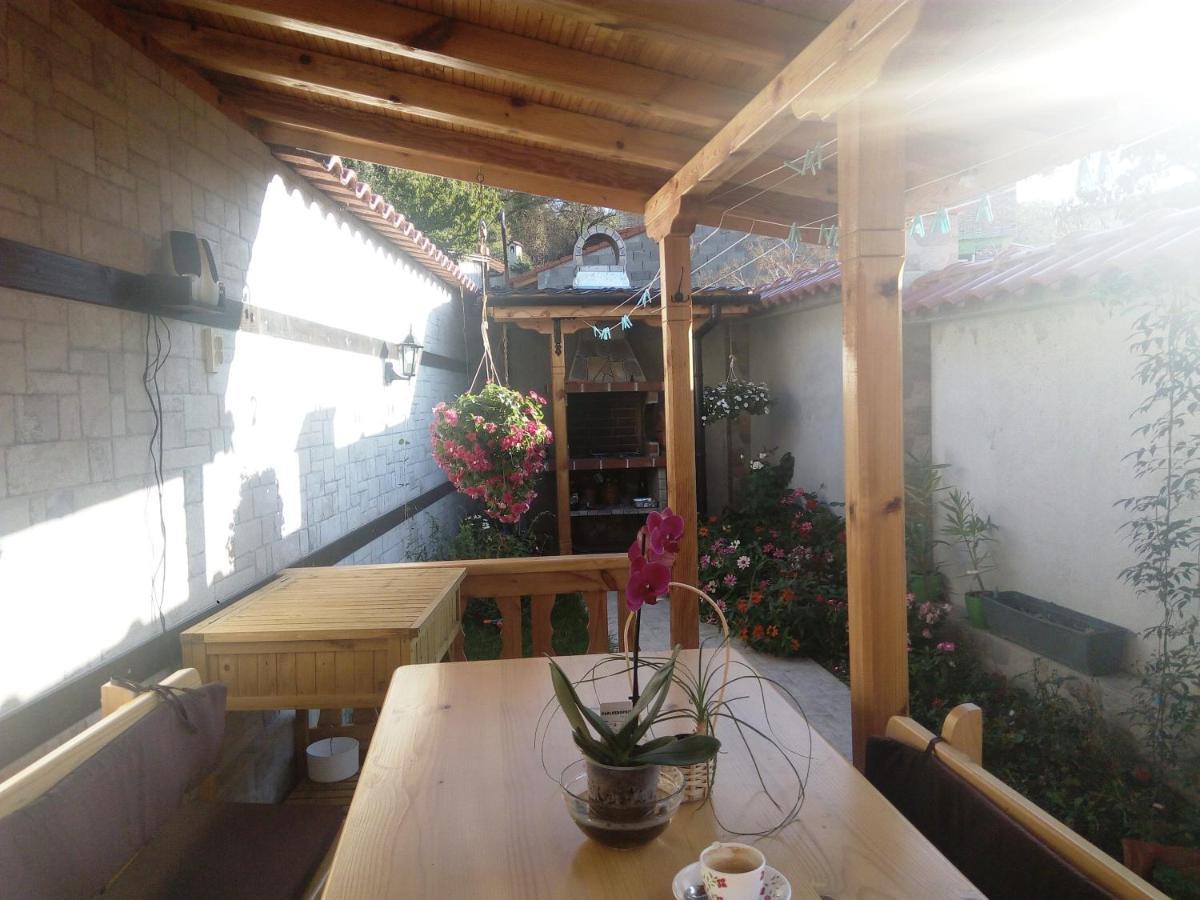 Rose Valley Guest House คาซานลัก ภายนอก รูปภาพ