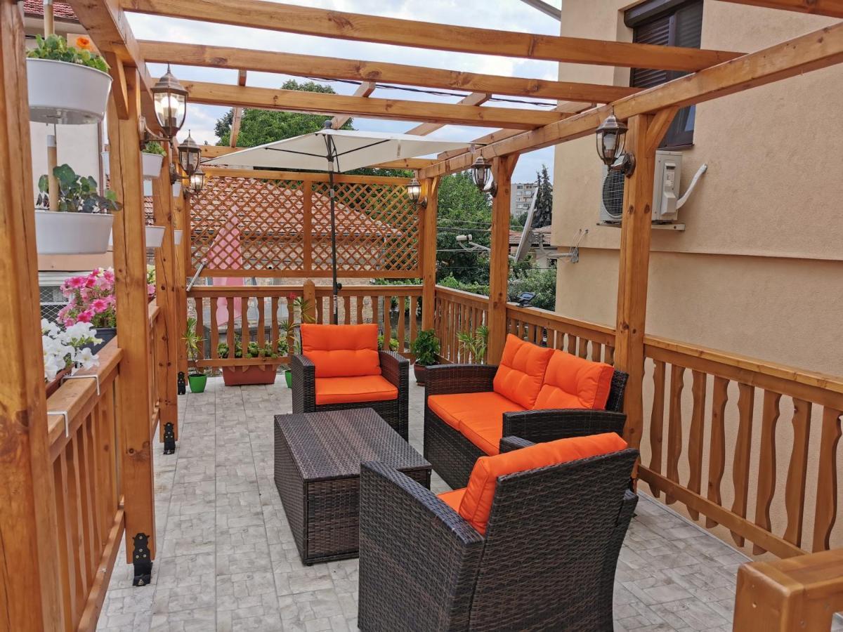 Rose Valley Guest House คาซานลัก ภายนอก รูปภาพ