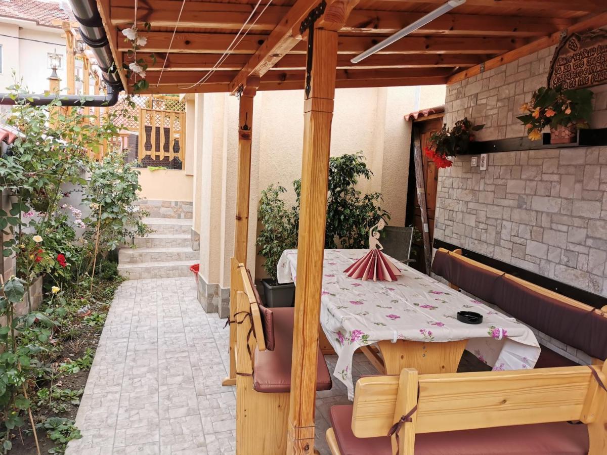 Rose Valley Guest House คาซานลัก ภายนอก รูปภาพ