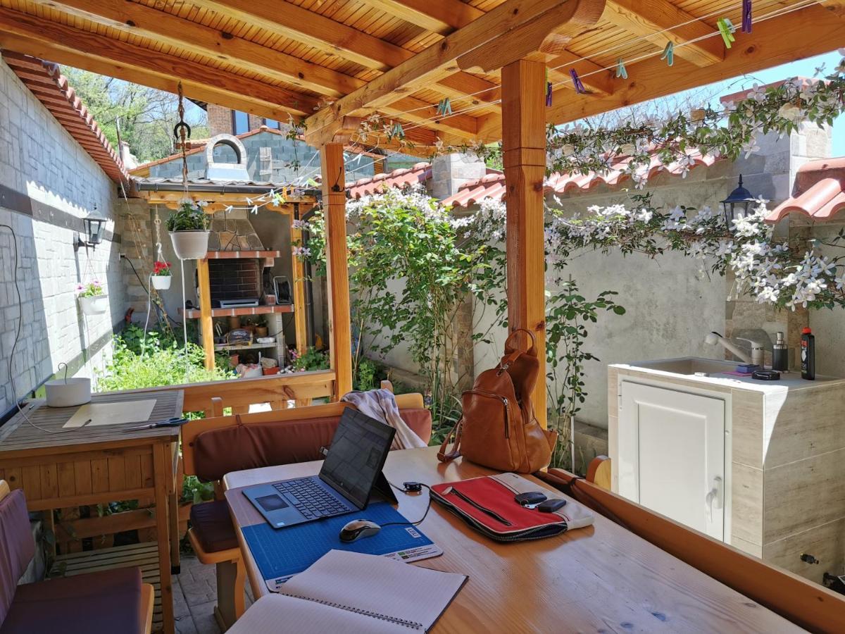 Rose Valley Guest House คาซานลัก ภายนอก รูปภาพ